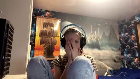 Snapshot of melonygriffen chatting on November 2025 02:30:01 PM Hi Im Aria 18 years old online show from November 2025 02:30:01 PM