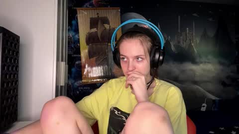 Snapshot of melonygriffen chatting on November 2025 12:18:01 PM Hi Im Aria 18 years old online show from November 2025 12:18:01 PM