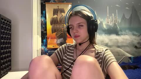 Snapshot of melonygriffen chatting on November 2025 02:17:01 PM Hi Im Aria 18 years old online show from November 2025 02:17:01 PM