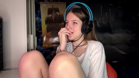 Snapshot of melonygriffen chatting on November 2025 12:26:01 PM Hi Im Aria 18 years old online show from November 2025 12:26:01 PM