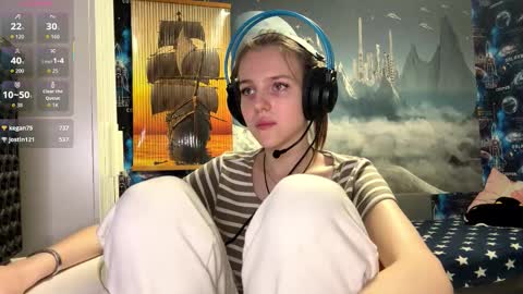 Snapshot of melonygriffen chatting on November 2025 01:24:02 PM Hi Im Aria 18 years old online show from November 2025 01:24:02 PM