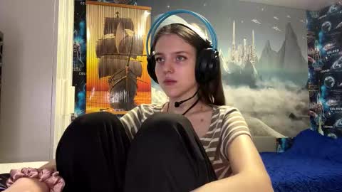 Snapshot of melonygriffen chatting on December 2025 03:09:02 PM Hi Im Aria 18 years old online show from December 2025 03:09:02 PM