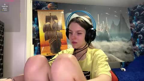 Snapshot of melonygriffen chatting on December 2025 03:38:02 PM Hi Im Aria 18 years old online show from December 2025 03:38:02 PM