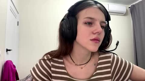 Hi Im Aria 18 years old online show from January 2026 06:55:02 PM