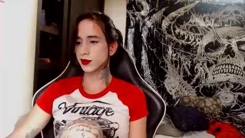 Snapshot of mely_roussex chatting on November 2025 10:04:01 PM mely online show from November 2025 10:04:01 PM