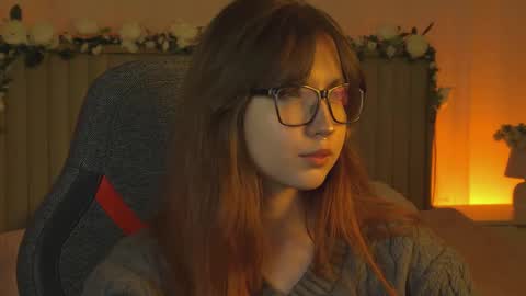 Mia online show from October 2025 03:20:02 PM