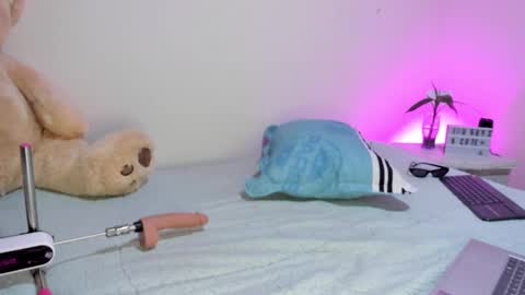 Snapshot of mencia_sharmaa chatting on January 2025 06:22:02 AM Menca of your love online show from January 2025 06:22:02 AM