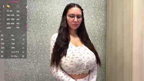 Snapshot of meowgirlye chatting on February 2026 11:14:02 AM Mona online show from February 2026 11:14:02 AM