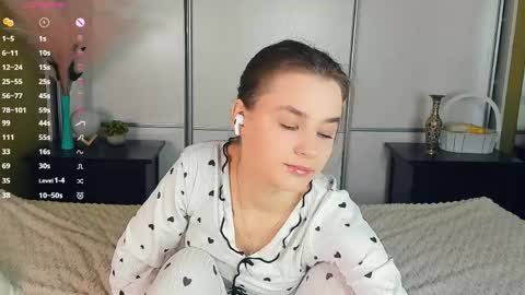 Julie online show from April 2026 07:45:01 AM