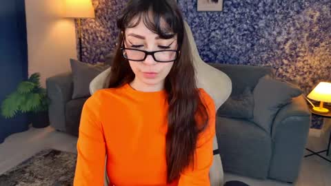 Snapshot of meowwmurr chatting on May 2026 05:35:01 AM Mia online show from May 2026 05:35:01 AM