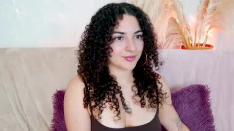 Snapshot of merida_bell18 chatting on June 2026 04:06:01 AM Merida Bell online show from June 2026 04:06:01 AM