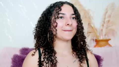 Snapshot of merida_bell18 chatting on June 2026 11:46:01 PM Merida Bell online show from June 2026 11:46:01 PM