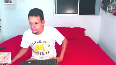 Snapshot of meridandwither chatting on December 2025 10:35:01 AM MeridandWither online show from December 2025 10:35:01 AM