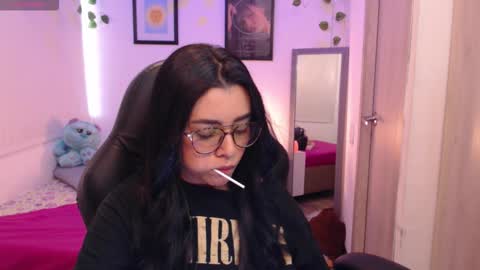 Merilyn  online show from October 2025 07:11:02 PM