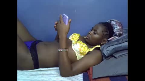 merlin_queen online show from November 2025 07:19:02 PM