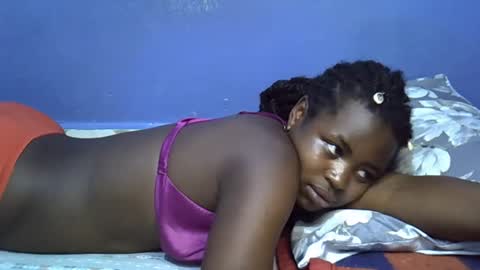 merlin_queen online show from November 2025 06:55:02 PM