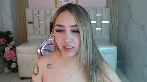 Snapshot of merloth_sub chatting on February 2025 03:01:02 AM Merloth online show from February 2025 03:01:02 AM