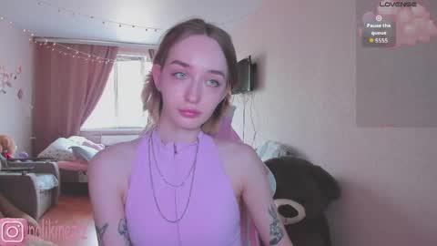 Snapshot of merryl_clark chatting on May 2026 12:00:02 PM Sara online show from May 2026 12:00:02 PM