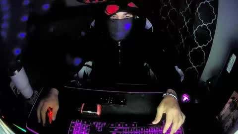 mesmereyes online show from December 2024 09:50:02 AM