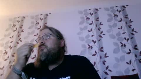 Snapshot of metallbuddy chatting on October 2025 06:40:01 PM ask me online show from October 2025 06:40:01 PM