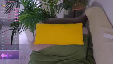 Snapshot of meukotis chatting on October 2025 12:15:01 PM Stella online show from October 2025 12:15:01 PM