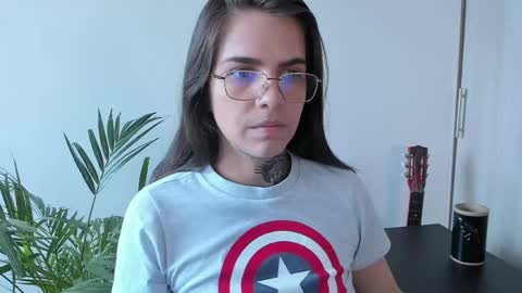 Snapshot of meurief chatting on May 2026 04:23:02 PM Meurif online show from May 2026 04:23:02 PM