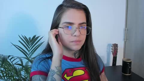Snapshot of meurief chatting on May 2026 12:05:01 AM Meurif online show from May 2026 12:05:01 AM