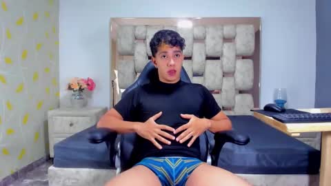 mexwilliams online show from December 2025 12:43:02 PM