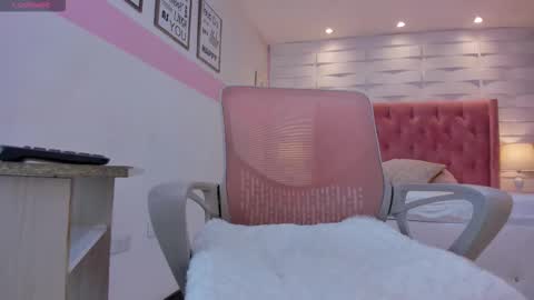 Snapshot of mhellissaw chatting on October 2025 10:00:02 AM melissa online show from October 2025 10:00:02 AM