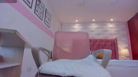 Snapshot of mhellissaw chatting on October 2025 09:44:01 AM melissa online show from October 2025 09:44:01 AM