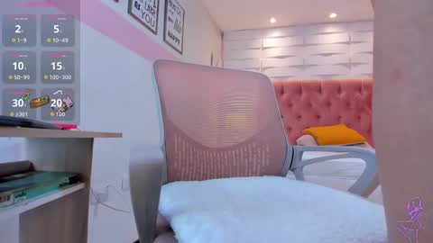 Snapshot of mhellissaw chatting on November 2025 10:58:01 AM melissa online show from November 2025 10:58:01 AM