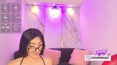 Snapshot of mhia_kate chatting on November 2025 12:09:02 PM Mhia Kate online show from November 2025 12:09:02 PM