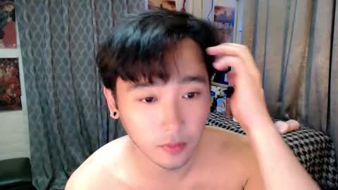 Snapshot of mhikael chatting on January 2026 07:06:02 PM Mhikael online show from January 2026 07:06:02 PM