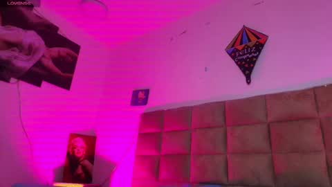 Emi online show from October 2025 07:23:02 PM