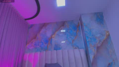 Emi online show from April 2026 07:15:01 PM