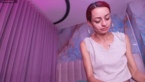 Snapshot of mia_0_ chatting on June 2026 07:14:02 PM Emi online show from June 2026 07:14:02 PM