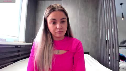 Mia online show from February 2026 03:56:01 AM