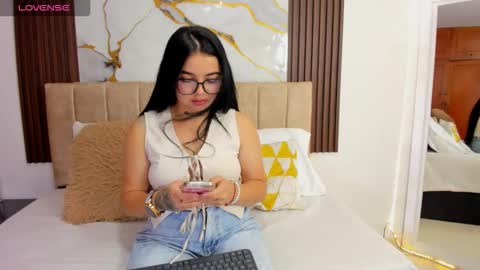 Snapshot of mia__bloom chatting on May 2026 02:24:02 PM Mia Bloom online show from May 2026 02:24:02 PM