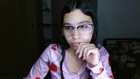 Snapshot of mia__lopez_ chatting on May 2026 01:35:01 AM Mia online show from May 2026 01:35:01 AM