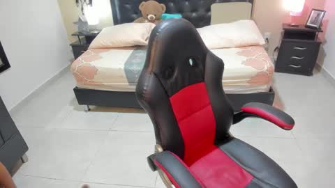 Snapshot of mia__lover_ chatting on February 2026 05:00:02 AM Mia online show from February 2026 05:00:02 AM