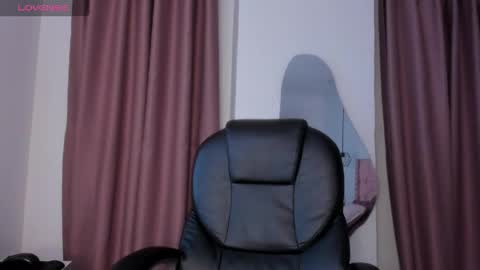 Mia online show from April 2026 02:34:01 PM