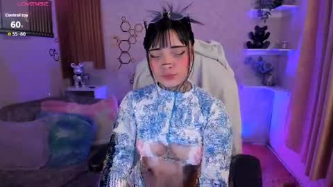 Mia online show from April 2026 05:51:02 AM