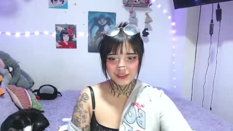 Mia online show from June 2026 06:52:02 AM