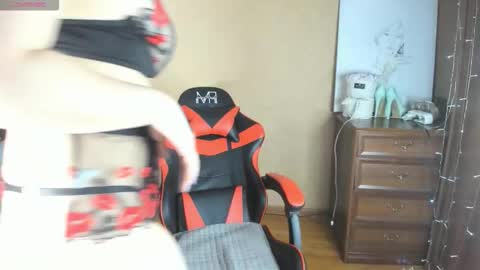 Snapshot of mia_choo chatting on December 2025 09:29:01 AM Ami online show from December 2025 09:29:01 AM