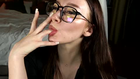 Mia and friends online show from January 2025 02:07:01 PM