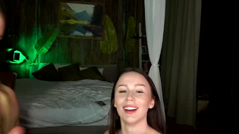 Mia and friends online show from January 2025 01:52:01 PM