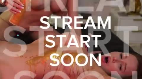Snapshot of mia_cloudy chatting on July 2026 02:34:01 PM Mia and friends online show from July 2026 02:34:01 PM