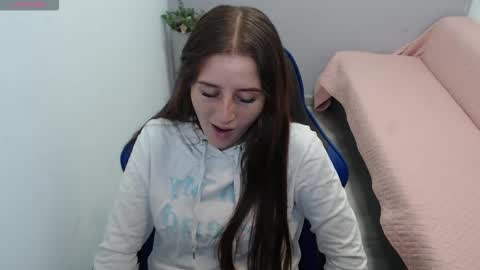 Mia online show from February 2026 01:25:01 PM