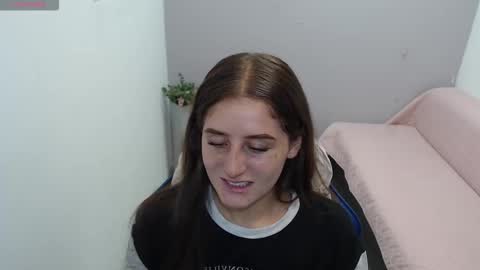 Mia online show from February 2026 02:27:01 PM