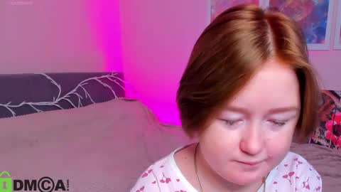 Mia online show from October 2025 02:22:02 AM